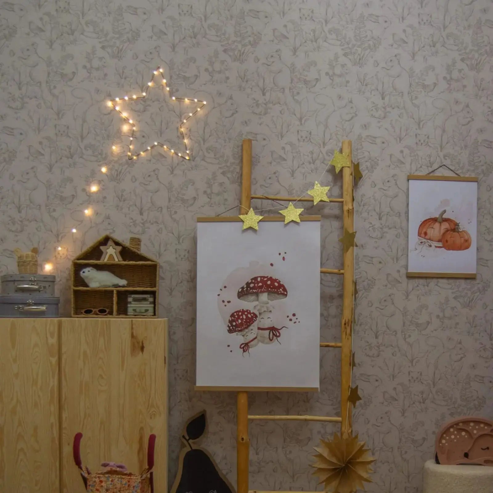 Papel pintado Forest Life. Papel pintado beige con animales en estilo bosque con Conejo y pequeño perro de pradera
