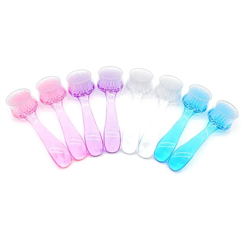 Nuevo cepillo de plástico para uñas, suave, elimina el polvo, maquillaje, cepillos de lavado, polvo de cabeza redonda, limpieza con tapa, pedicura